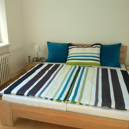 Riverview Apartment Bratislava Buitenkant foto